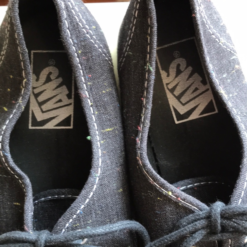 Vans - Picture 3 of 6